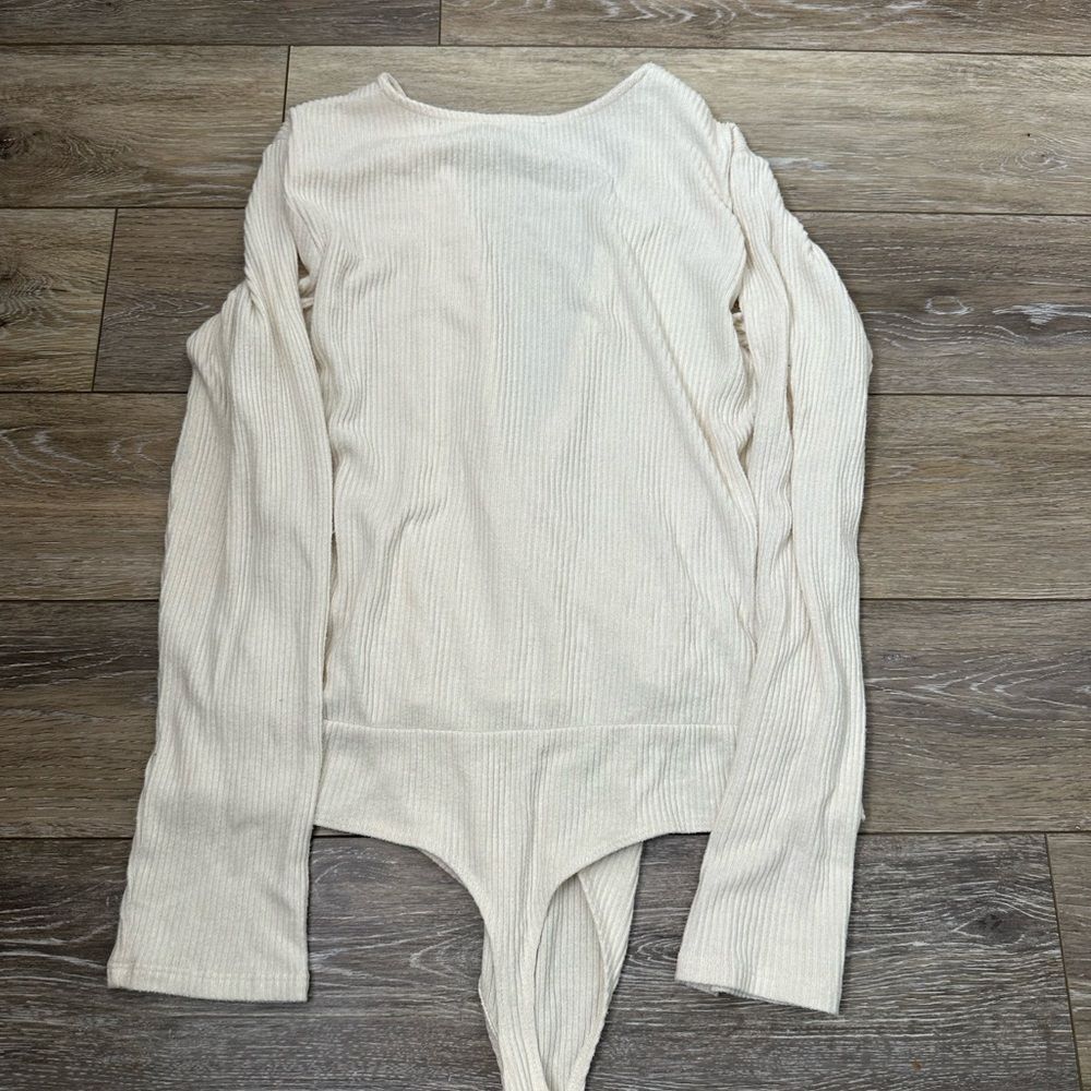 Express Cream Long Sleeve Wrap Bodysuit XL - Picture 2 of 3